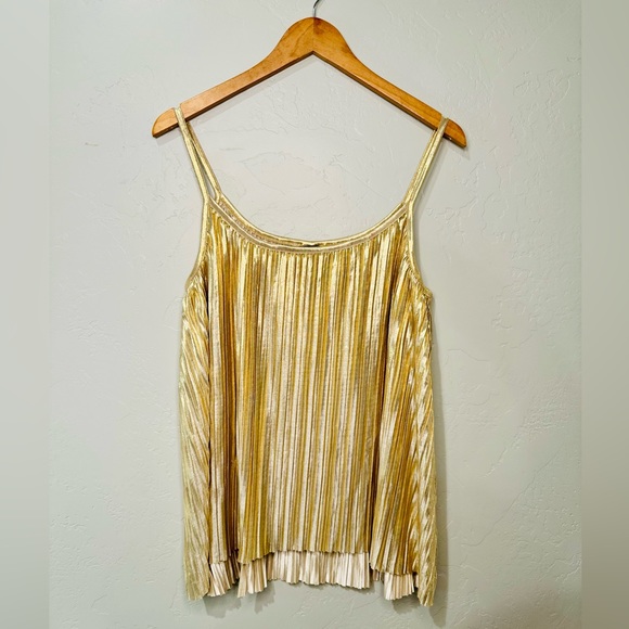 Gold Plisse Strappy V-Neck Tank Glittering Crepe Party Top SZ Medium NEW! - Picture 4 of 15